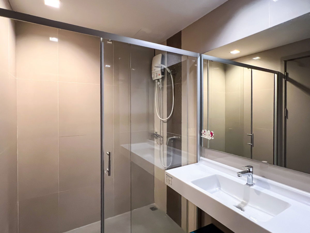 picture For Rent: Ideo Sukhumvit 93 – High Floor 1-Bedroom Condo Near BTS Bang Chak (80 m) - 8/19