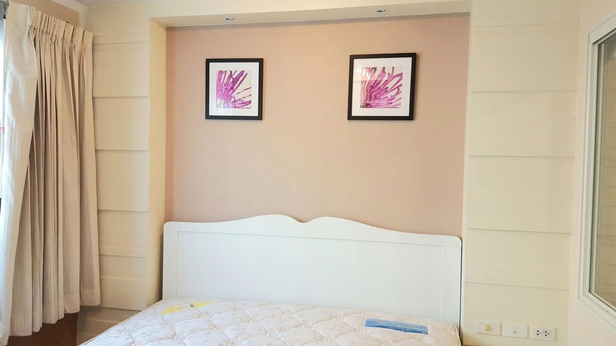 picture code : E212 Lumpini Ville Cultural Center - 5/15