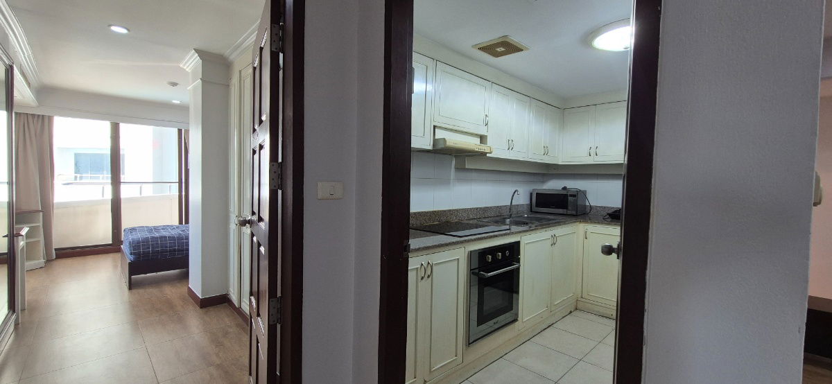 รูป ให้เช่าห้องคอนโดฟลอร่า วิลล์ ขนาด 170 ตร.ม. วิวดีมีสวนหย่อม ตกแต่งครบ เดินทางสะดวก - รูปที่ 25/36