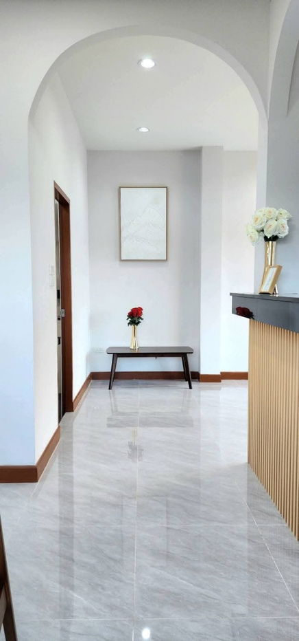 รูป ปล่อยขายพลูวิลล่าพร้อมคนเช่าทั้ง3หลัง พร้อมเฟอร์ฯใหม่ทุกชิ้นติดโรงเรียนนานาชาติลานนา , ใกล้กาดฝรั่ง , ตลาดสด , แวดล้อมไปด้วยโรงเรียนนานาชาติหลายแห่ง - รูปที่ 12/30