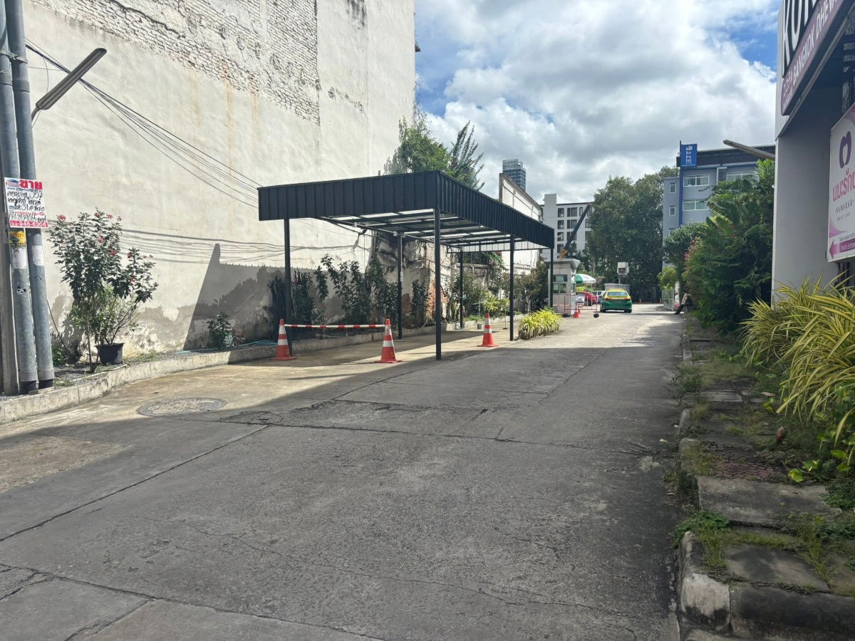 รูป ให้เช่าพื้นที่ติดถนนใหญ่! ห่างทองหล่อเพียง 200 เมตร - รูปที่ 2/4