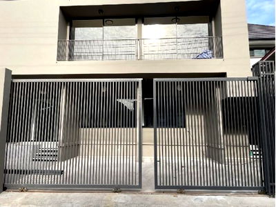 เช่าโฮมออฟฟิศ MRT ห้วยขวาง : ให้เช่าโฮมออฟฟิศ / บ้านเดี่ยว 2 ชั้น / ทำเล สุทธิสาร ห้วยขวาง / ซอยวัฒนานิเวศน์ / ใกล้ MRTสุทธิสาร /Renovate ใหม่ทั้งหลัง / อยู่อาศัย หรือ Home Office