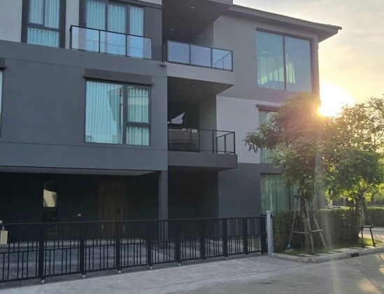 รูป ให้เช่าบ้านเดี่ยว 3 ชั้น โครงการ บ้านกลางเมือง ดิ อิดิชั่น บางนา /ติดสนามกอล์ฟเมืองแก้ว บางนา / ทางคู่ขนาน ถนนบางนา-ตราด / Chinese Welcome - รูปที่ 2/20