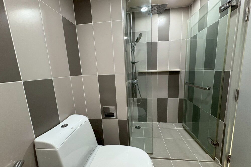 picture 🔥 Sale with tenant !! 🔥 Code C20240900069..........Onyx Phaholyothin, 1 bedroom Loft, 1 bathroom, high floor 10++, furnished, Special Deal!!📣📣 - 8/9