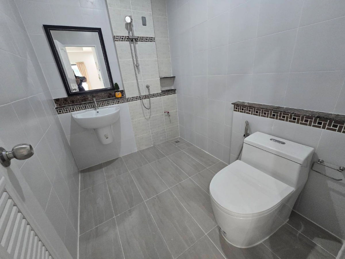 รูป บ้านแฝด ตกแต่งรีโนเวทใหม่ ทำเลดี กว้างขวาง พร้อมเฟอร์ฯสวยๆ หมู่บ้าน พร้อมพัฒน์ไพร์ม ซ.25 ถนนปัญญาเนเชอรัลปาร์ค ปัญญาอินทรา คลองสามวา - รูปที่ 18/44