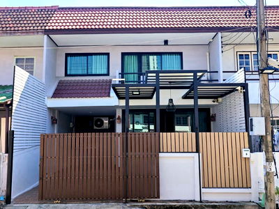 เช่าทาวน์โฮม วิทยาลัยพณิชยการอินทราชัย : [เช่า] ทาวน์เฮ้าส์ 2 ชั้น ตกแต่งหรู พร้อมอยู่ ย่านพระโขนง / เอกมัย