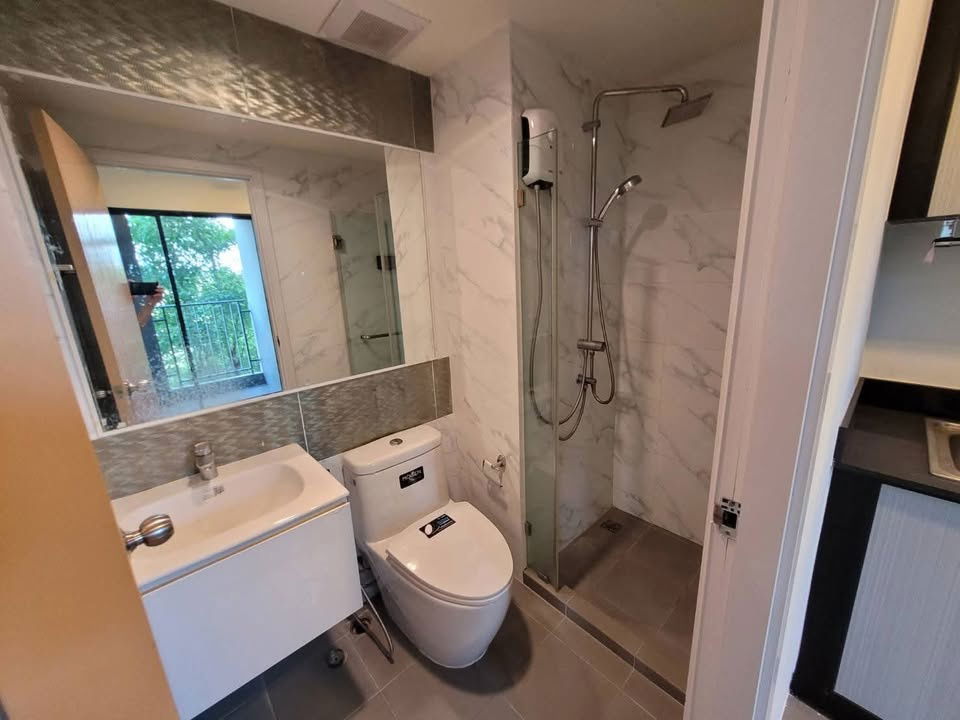 รูป ให้เช่า ไรส์ พระราม 9 มีเฟอร์นิเจอร์+เครื่องใช้ไฟฟ้าครบ - รูปที่ 3/3