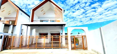 บ้านเดี่ยว เชียงใหม่ : ปล่อยขายพลูวิลล่าพร้อมคนเช่าทั้ง3หลัง พร้อมเฟอร์ฯใหม่ทุกชิ้นติดโรงเรียนนานาชาติลานนา , ใกล้กาดฝรั่ง , ตลาดสด , แวดล้อมไปด้วยโรงเรียนนานาชาติหลายแห่ง  