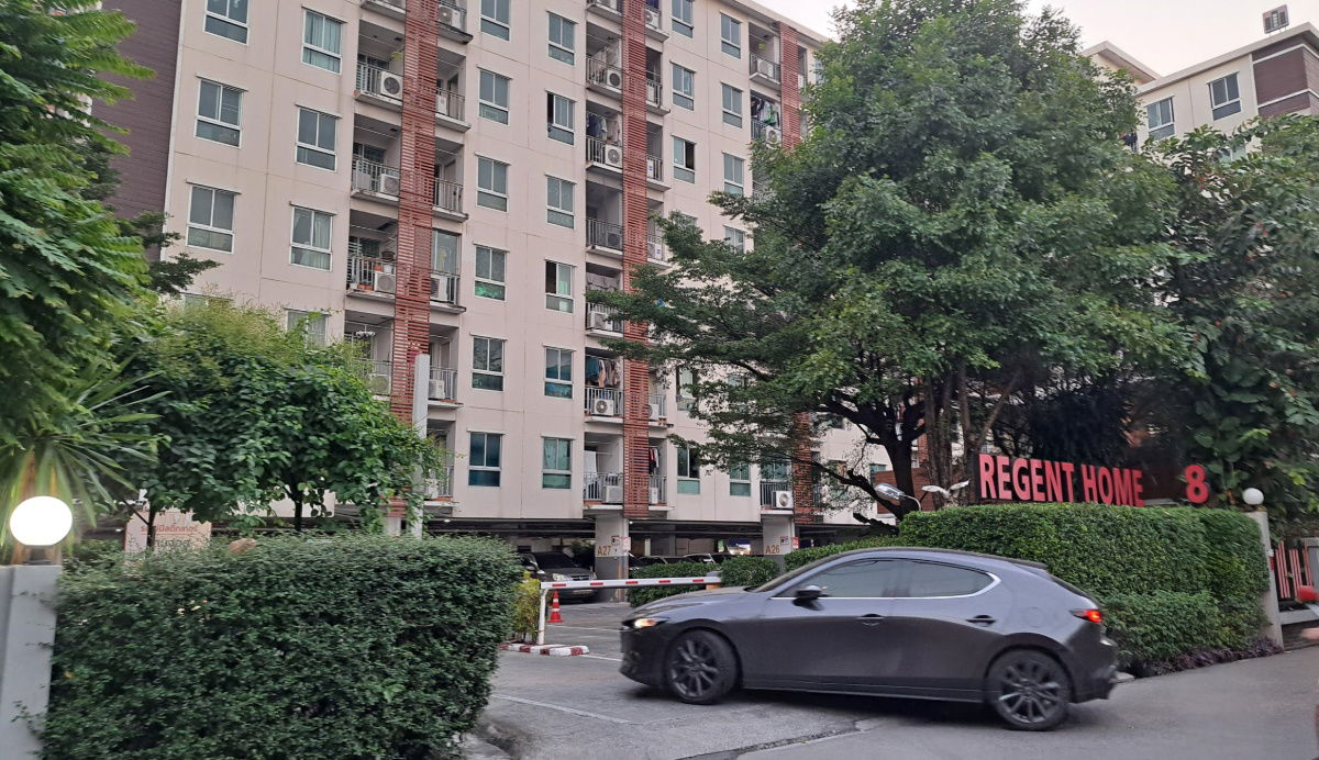 รูป ขายคอนโดใกล้ BTS สายหยุด รีเจ้นท์โฮม 8 ชั้น 6 ห้องมุม โปร่ง ปรับปรุงใหม่หมด บิ้วอินเตียง ตู้เสื้อผ้า soft close - รูปที่ 13/15