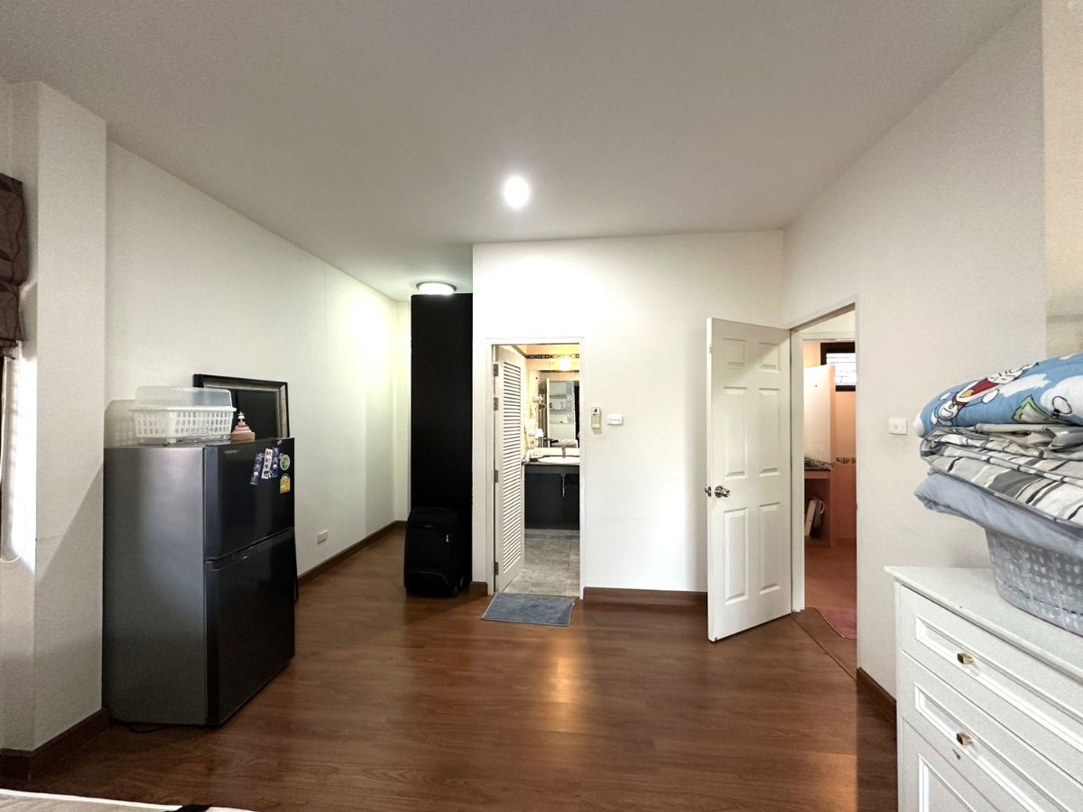 รูป ให้เช่าบ้านเดี่ยวสองชั้น  4 ห้องนอน 3 ห้องน้ำ 1  ห้องครัว  2  ที่จอดรถ - รูปที่ 11/23