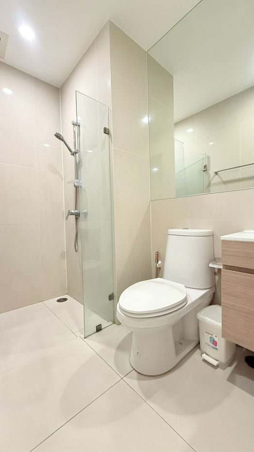 รูป Available for rent! Noble Revolve Ratchada 2, 1 Bedroom with 28sqm. Fully furnished+ high floor, Ready to move in - รูปที่ 9/9