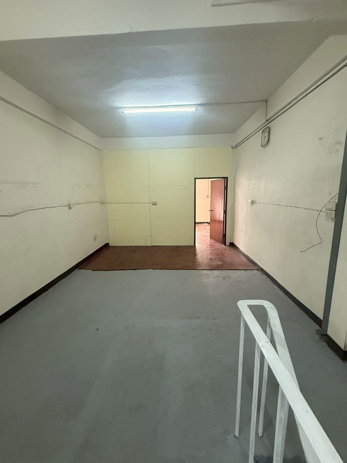 รูป 🏢 ให้เช่าตึกแถว 3 ชั้น ติดถนนหลักรถผ่านเยอะมากๆ สุขุมวิท 101/1 มี 2 ห้องนอน 2 ห้องน้ำ ทำเลดี เดินทางสะดวก ใกล้รถไฟฟ้าสองสาย - รูปที่ 7/15