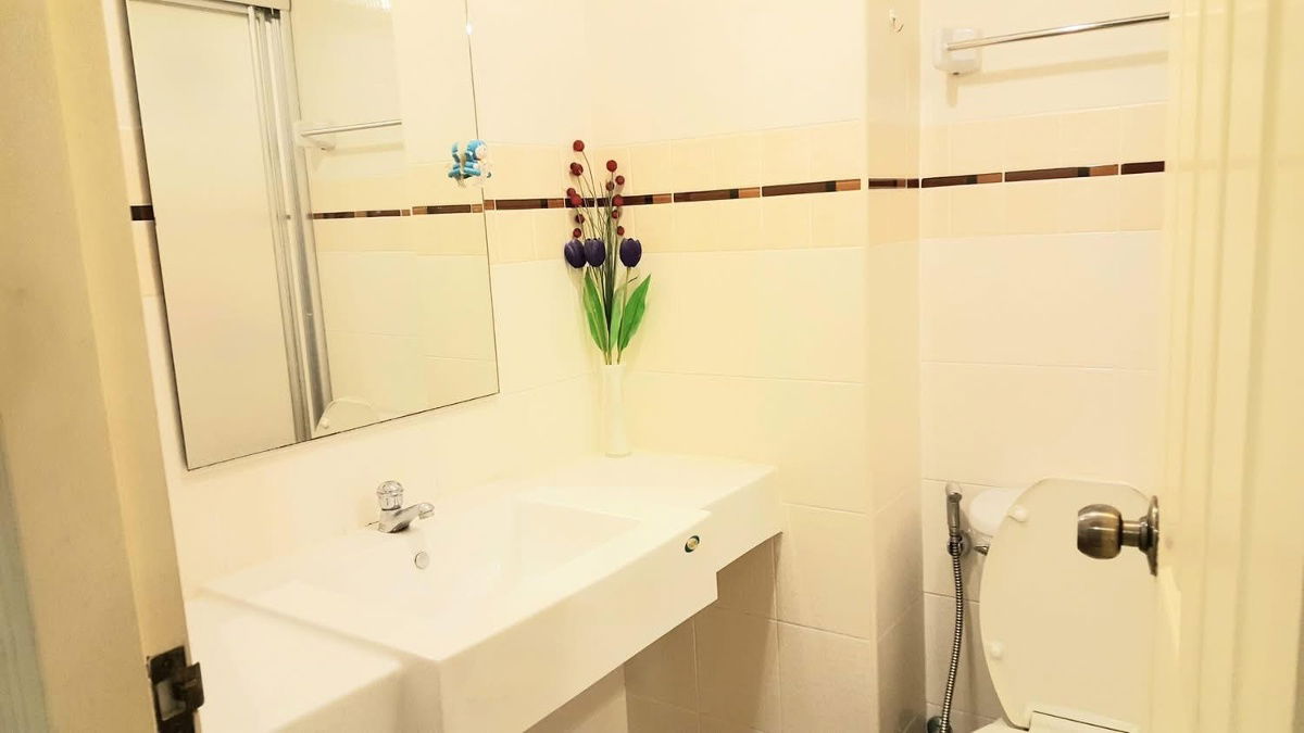 picture code : E212 Lumpini Ville Cultural Center - 9/15