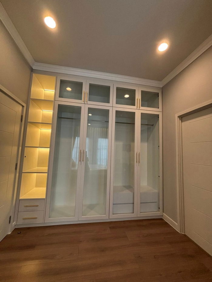 รูป 🏡 ให้เช่าบ้านเดี่ยวหรู เศรษฐสิริ บางนา–สุวรรณภูมิ บ้านใหญ่ พื้นที่ใช้สอยเยอะ พร้อมเฟอร์นิเจอร์ครบ - รูปที่ 8/14