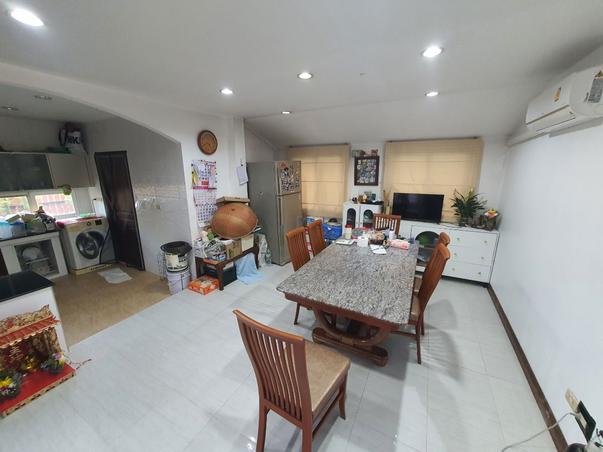 picture 2-Storey Detached House, 79.65 sq.w., Salathammasop 3, Taling Chan – Bangkok with nearly 400 sq.m. of living space. canal-side atmosphere - 36/40
