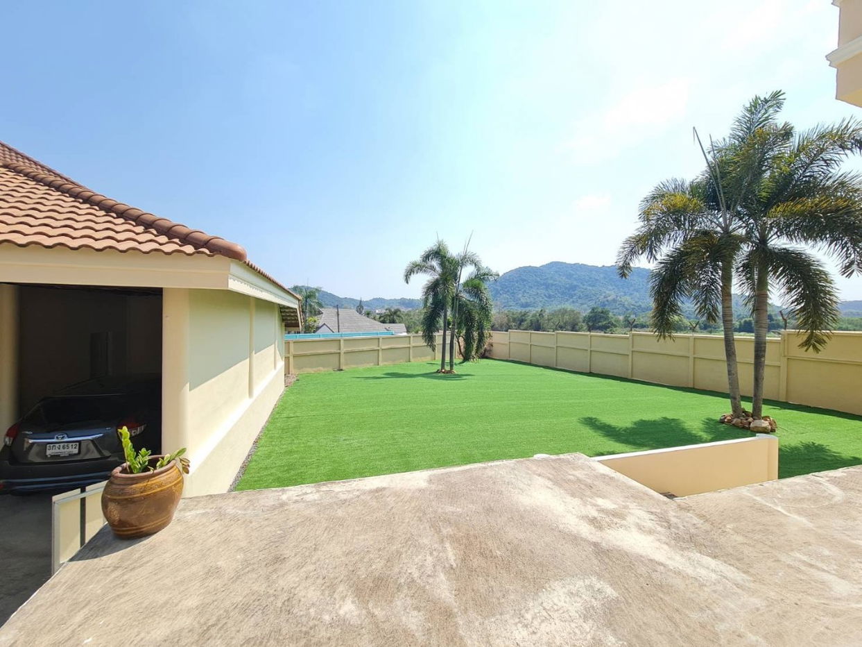 รูป 4 Bedrooms House in Bangsaray for Sale - รูปที่ 2/18