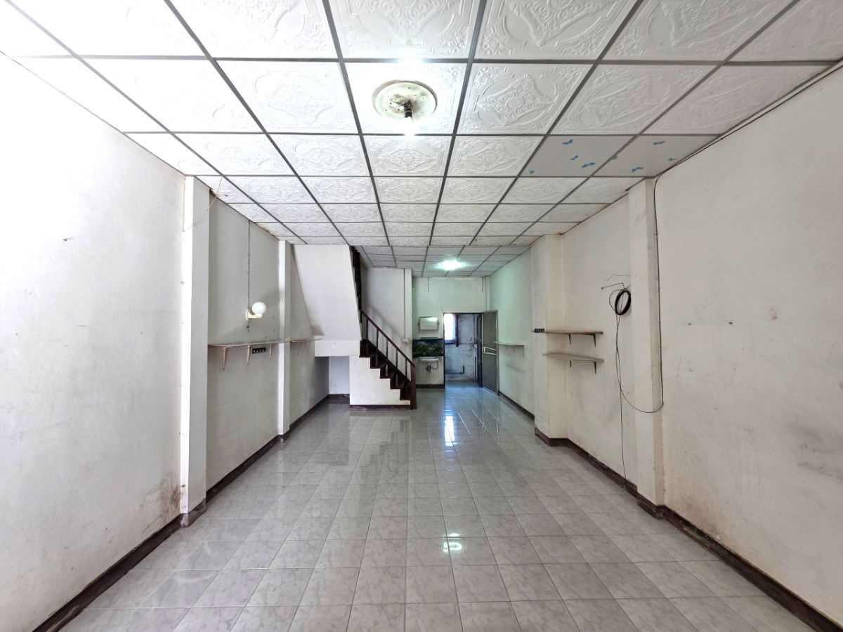 รูป ขายทาวน์เฮ้าส์ 2 ชั้น สุขาภิบาล 5 ซอย 58 เพียง 850,000 บาท - รูปที่ 3/12