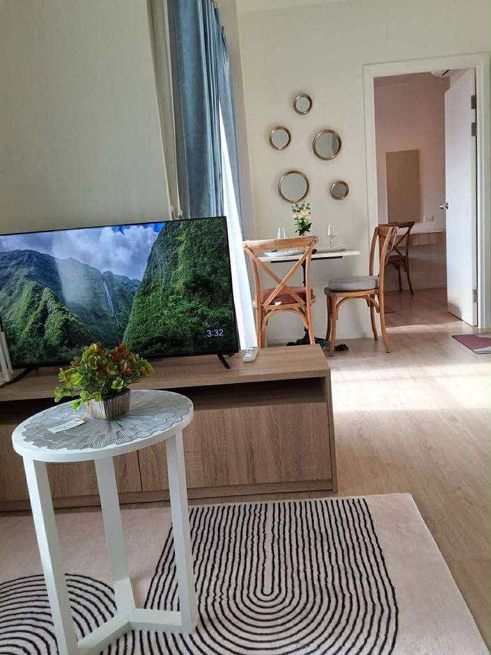 picture A spacious condo for rent with a Doi Suthep view, in a prime location within walking distance to Central Festival. - 1/12