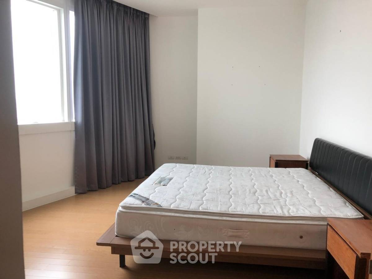 picture 3-BR Condo at Millennium Residence @ Sukhumvit Condominium near BTS Asok (ID 452758) - 7/8