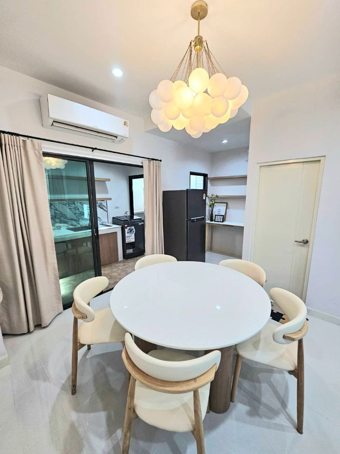 picture [Rent] 3-story townhome, Baan Klang Muang, Rama 9 - Krungthep Kreetha, convenient travel, the road in front of the house is very wide. - 3/16