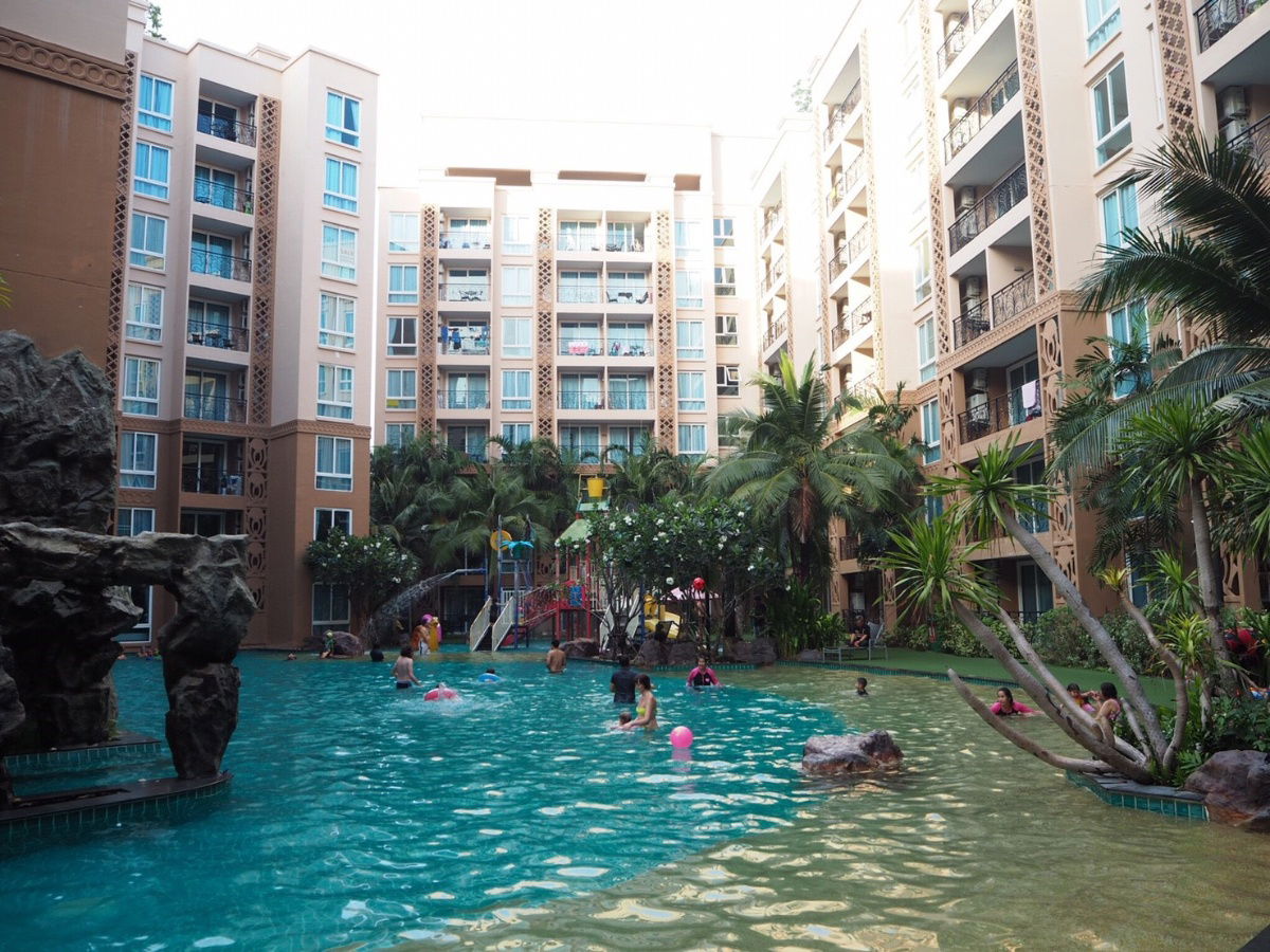 รูป ขายด่วน! ห้องพิเศษ Atlantis Condo Resort Pattaya ชั้น 1 ติดสวนน้ำ 2 นอน 65 ตรม. เดินลงสระได้เลย ราคา 5.59 ล้าน - รูปที่ 2/44