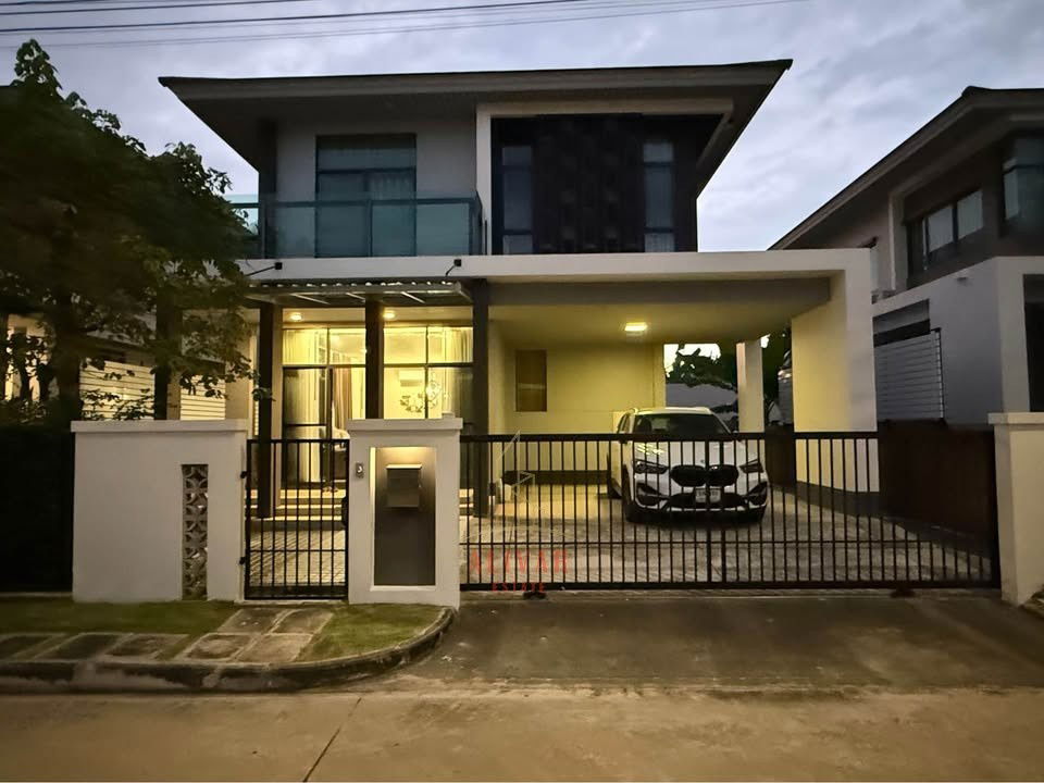 picture RH121125 For rent: Newly renovated 2-story detached house with 4 bedrooms at Setthasiri Pattanakarn. - 1/17