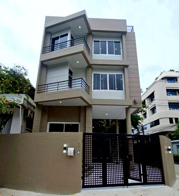 Houses for sale Chatuchak : House for  Sell at  Fully Renovated 3-Storey Detached Home