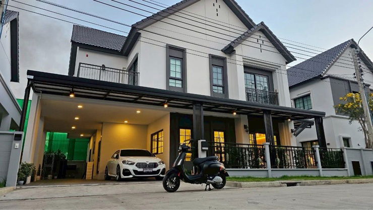picture ✨ For Sale Luxury Ready-to-Move-In House – Centro Bangna - 2/13