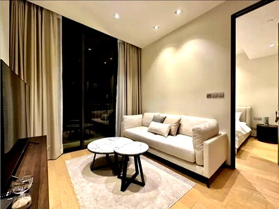 คอนโดให้เช่า : 28 Chidlom 1 Bedroom, BTS ChitLom (Condo For Rent) 