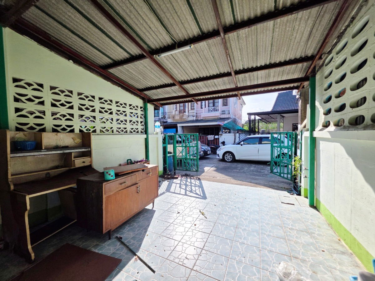 รูป ขายทาวน์เฮ้าส์ 2 ชั้น สุขาภิบาล 5 ซอย 58 เพียง 850,000 บาท - รูปที่ 2/12