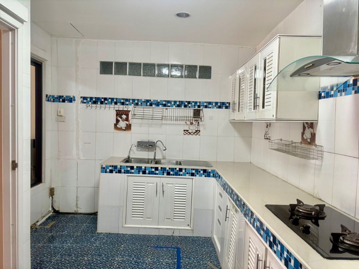 picture For Sale: 3-Storey Townhome. A versatile townhome designed for modern urban living—perfect for families or those seeking a stylish home office. - 5/20