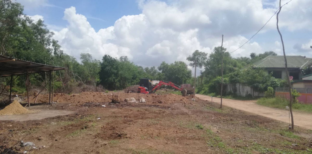 รูป ที่ดินแบ่งขาย เยื้องตรงข้ามรพ.ยางตลาด - รูปที่ 2/7