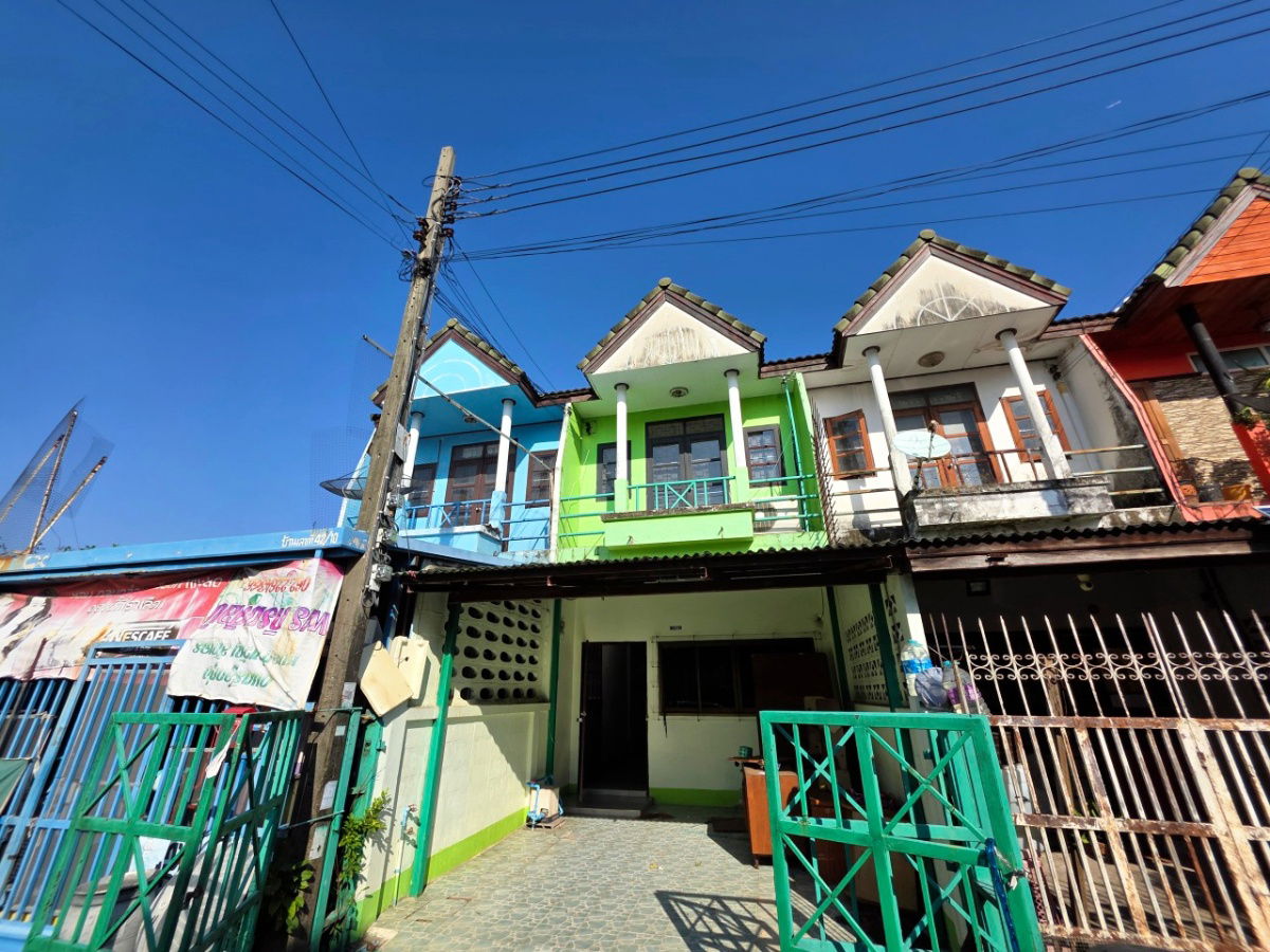 รูป ขายทาวน์เฮ้าส์ 2 ชั้น สุขาภิบาล 5 ซอย 58 เพียง 850,000 บาท - รูปที่ 1/12