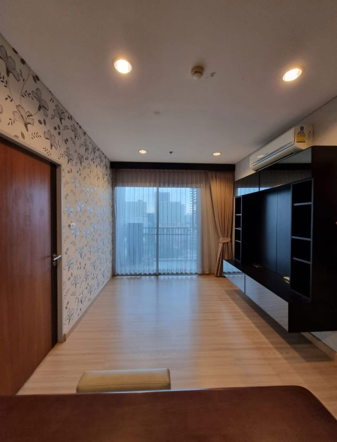picture Good price nice room ✅ Intro phaholyothin - 3/8
