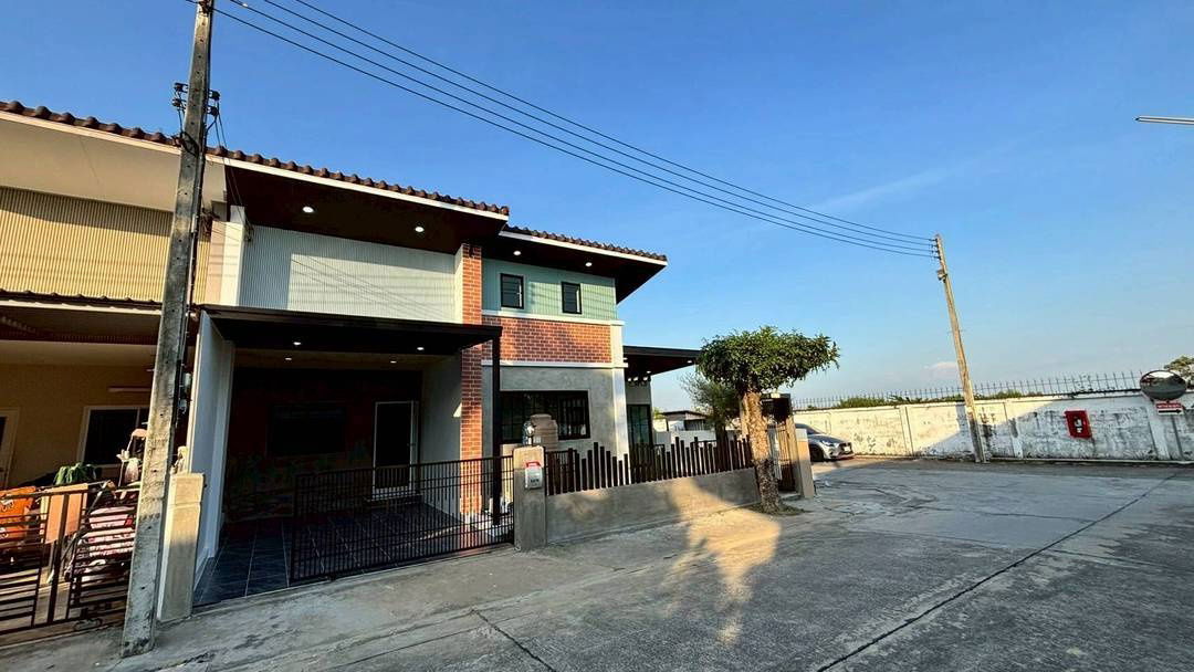 รูป ทาวน์เฮ้าส์หลังมุม แต่งใหม่ ทำลดี หมู่บ้าน วีอไลฟ์ ลำลูกกา คลอง 8 (V-Alive ลำลูกกา คลอง 8) ถ.เลียบคลอง 8 ลำลูกกา ปทุมธานี - รูปที่ 3/16