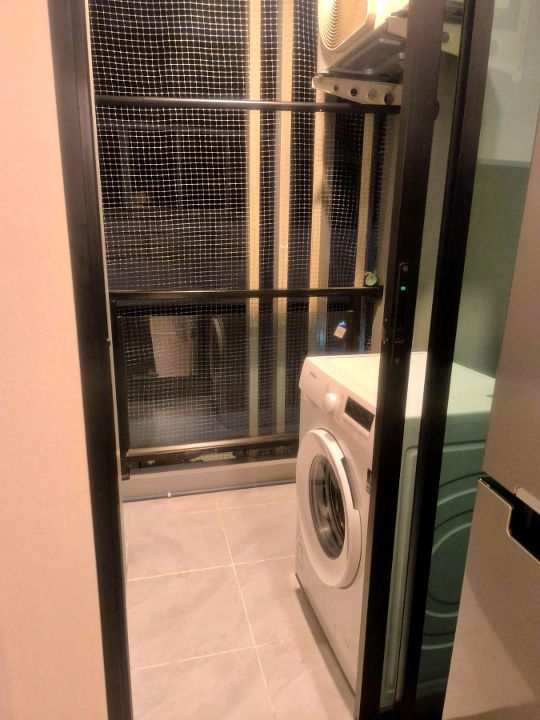 picture code : E221 The Cube Plus Phaholyothin 56 - 5/5