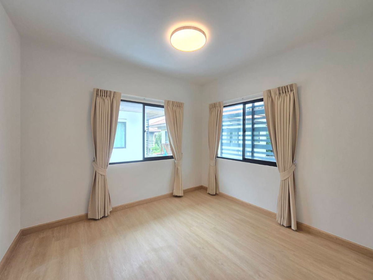 รูป บ้านแฝด ตกแต่งรีโนเวทใหม่ ทำเลดี กว้างขวาง พร้อมเฟอร์ฯสวยๆ หมู่บ้าน พร้อมพัฒน์ไพร์ม ซ.25 ถนนปัญญาเนเชอรัลปาร์ค ปัญญาอินทรา คลองสามวา - รูปที่ 38/44