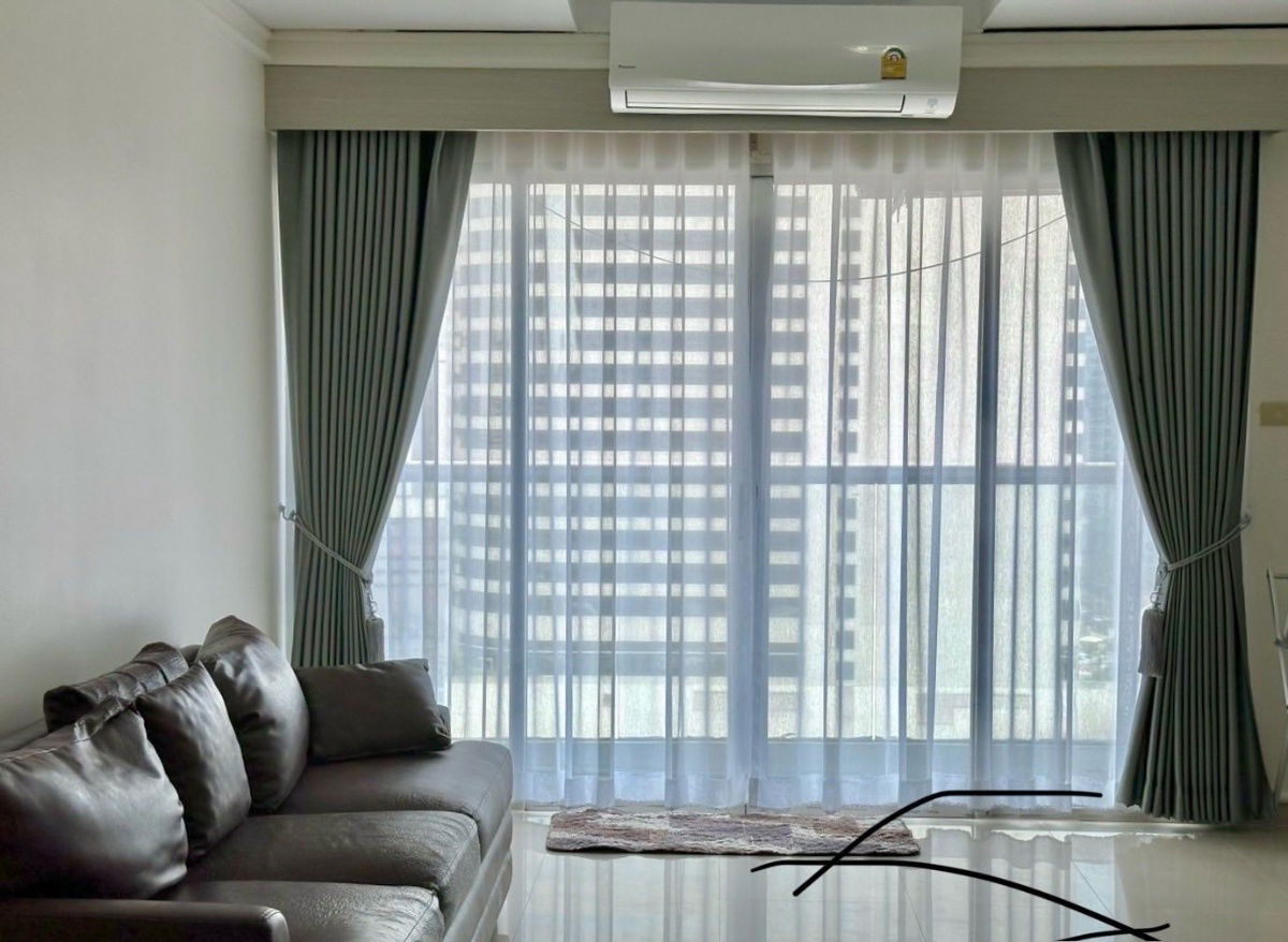 picture ✨ TH0017 | For Rent : Silom Suite 💰 Rental fee: 20,000 THB/month 🚝 1-minute walk to BTS Saint Louis - 2/12