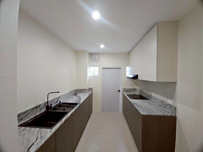 รูป ขายบ้าน ที่ บ้านเดี่ยว 3 ชั้น รีโนเวทใหม่ทั้งหลัง - รูปที่ 4/5