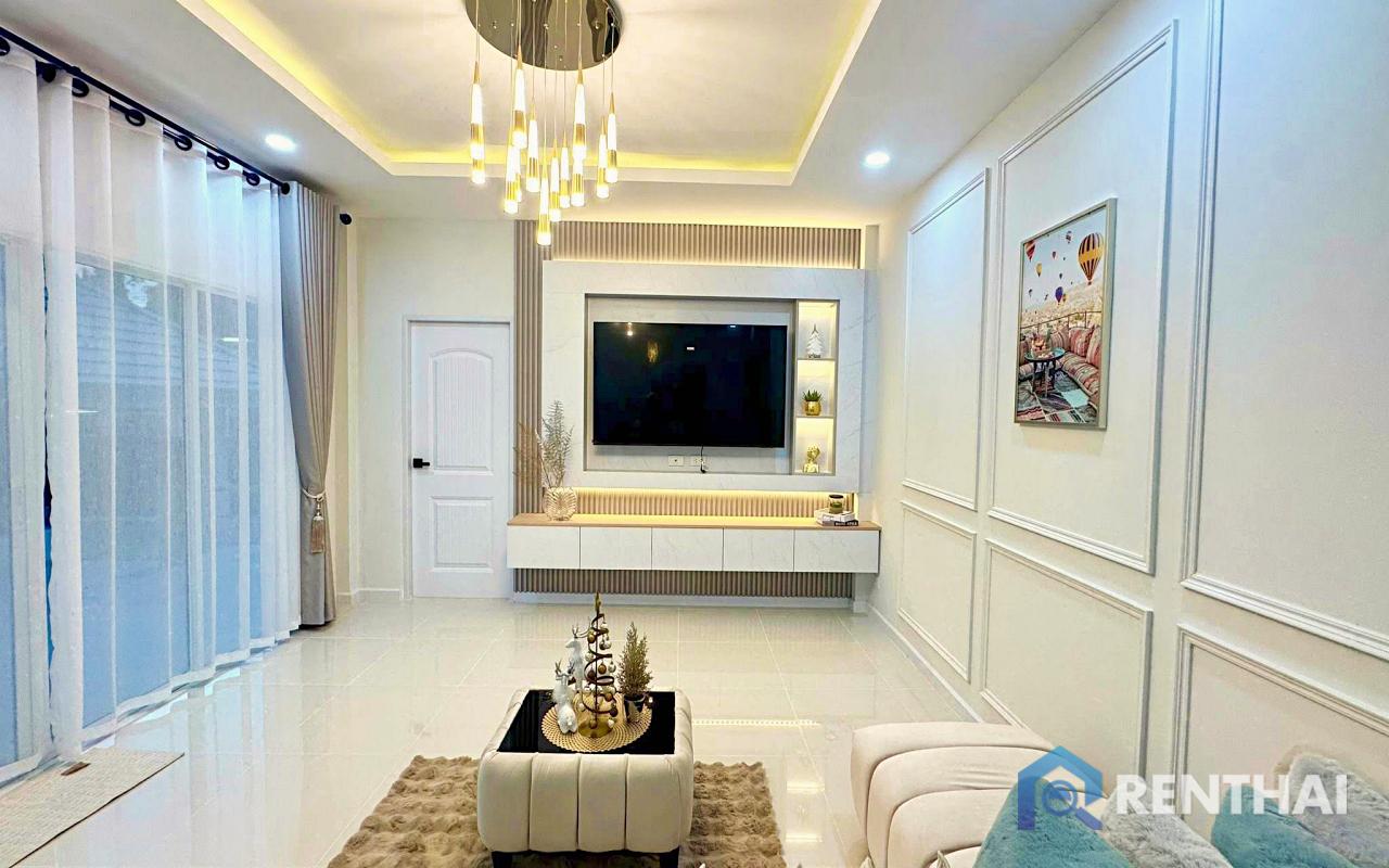 picture Modern 3-Bedroom Pool Villa in a Secure Community - 9/20