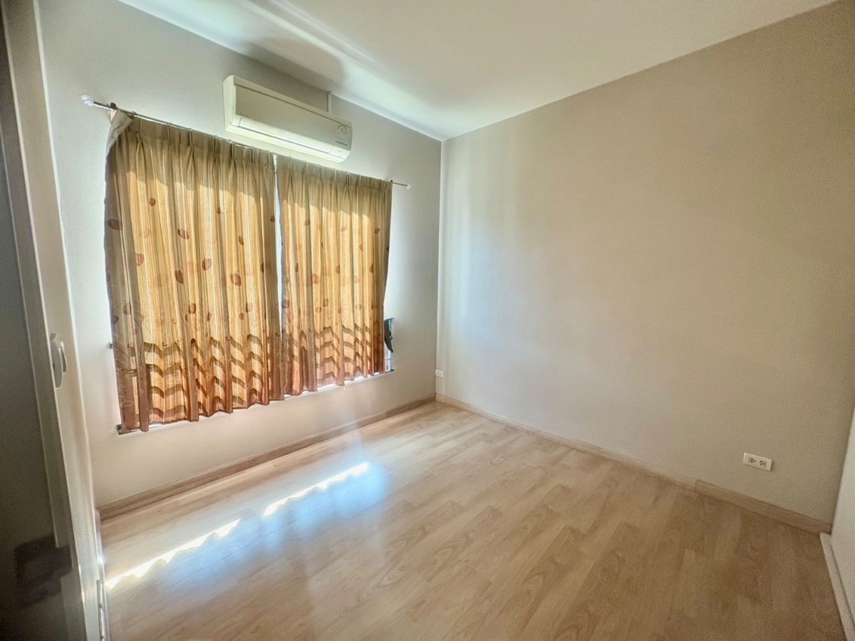 picture For Sale: 3-Storey Townhome. A versatile townhome designed for modern urban living—perfect for families or those seeking a stylish home office. - 11/20