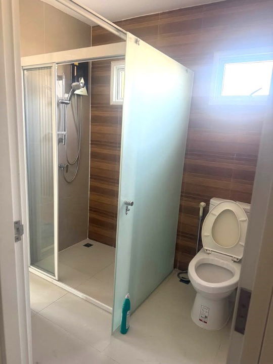 รูป ให้เช่าทาวน์โฮมสองชั้น  3 ห้องนอน 2 ห้องน้ำ 1 ห้องรับแขก 1 ห้องครัว   1  ที่จอดรถ - รูปที่ 10/17