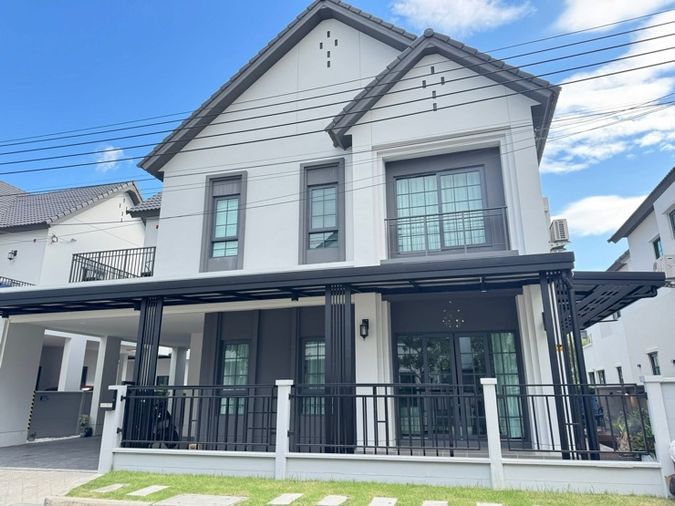 ✨ขาย เช่า บ้านหรู พร้อมอยู่ หมู่บ้าน Centro บางนา✨