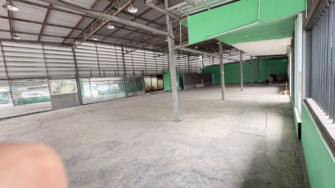 รูป ให้เช่าอาคาร เหมาะกับเก็บสินค้า หรือร้านค้า พื้นที่ใช้สอย 490 ตรม. ทำเลไทรม้า - รูปที่ 2/7