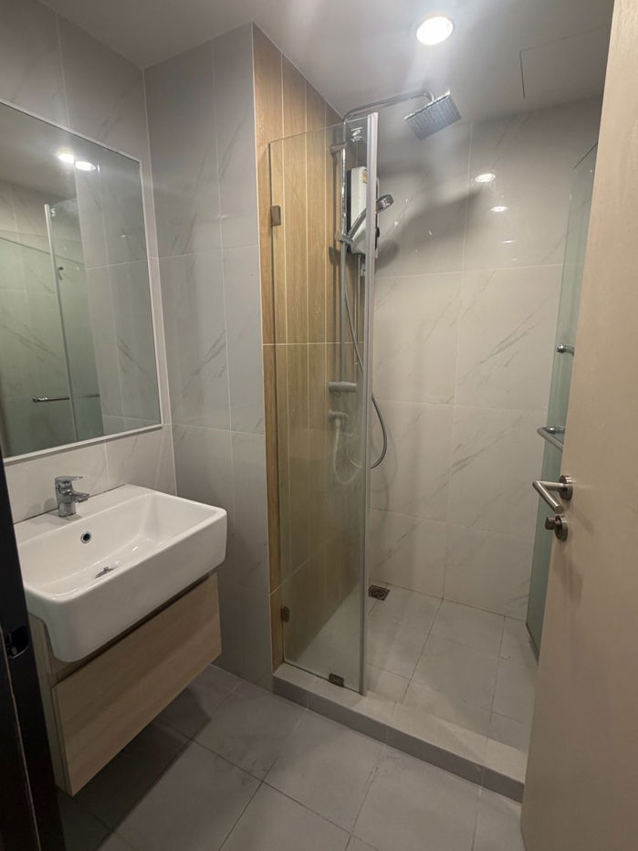 picture Add line : @cutecondo beautiful room + fully furnished Quick response - 5/6