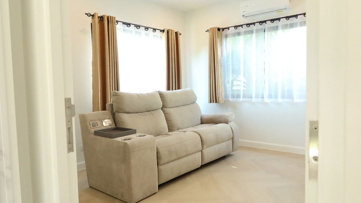 picture For rent Setthasiri Pattanakarn , 4 bedrooms big garden, Pet friendly - 14/18