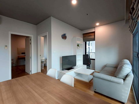 ให้เช่า Blocs77 2 ห้องนอน 2 ห้องน้ำ เฟอร์นิเจอร์ครบ ใกล้ BTS อ่อนนุช เดินทางสะดวก สนใจแอดไลน์ @best_condo