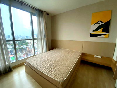 Condos for rent : Y135📌 Condo for rent: Rhythm Ratchada, near MRT Ratchadaphisek. Ready to move in, fully furnished with appliances.