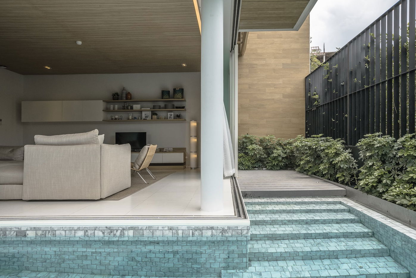 picture Luxury 3-Bedroom Pool Villa for Rent in Na Jomtien - 2/17