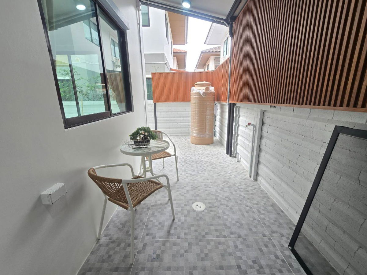 รูป บ้านแฝด ตกแต่งรีโนเวทใหม่ ทำเลดี กว้างขวาง พร้อมเฟอร์ฯสวยๆ หมู่บ้าน พร้อมพัฒน์ไพร์ม ซ.25 ถนนปัญญาเนเชอรัลปาร์ค ปัญญาอินทรา คลองสามวา - รูปที่ 22/44